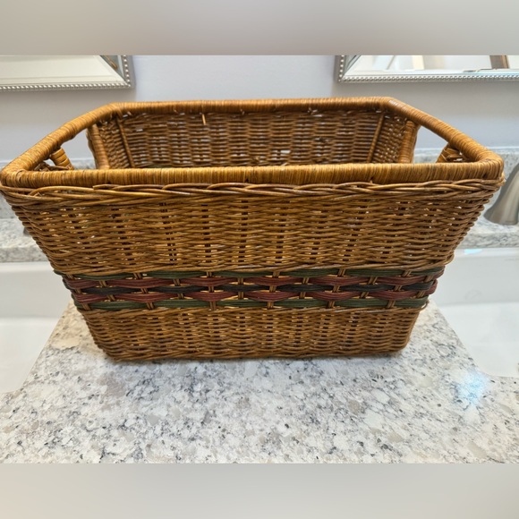 Signature Basket by The Homemaker Collection. Metal Frame Early 2000’s - Picture 5 of 15